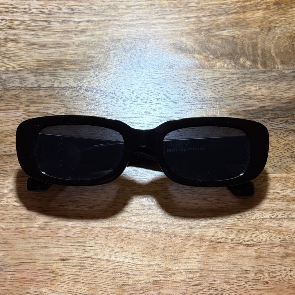 Black Rectangular Sunglasses